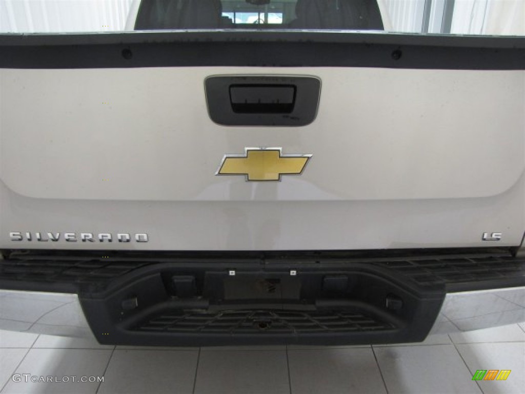 2009 Silverado 1500 LS Crew Cab 4x4 - Silver Birch Metallic / Dark Titanium photo #5