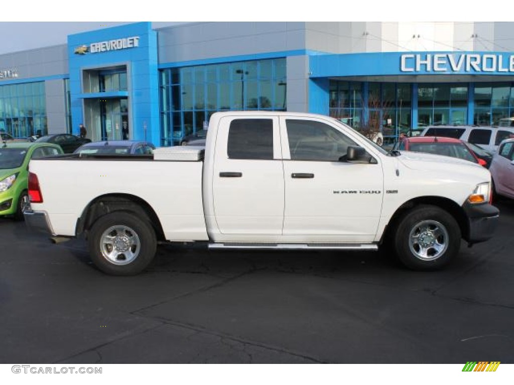 2011 Ram 1500 ST Quad Cab 4x4 - Bright White / Dark Slate Gray/Medium Graystone photo #1