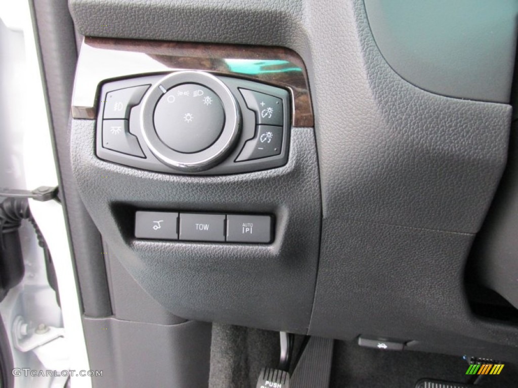 2015 Explorer Limited - White Platinum / Charcoal Black photo #37