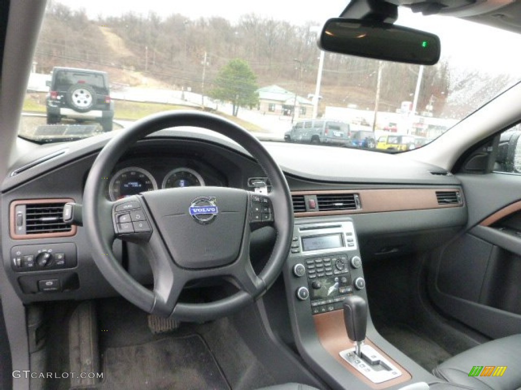 2010 XC70 3.2 AWD - Black / Off Black photo #12