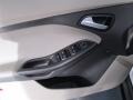 Ingot Silver - Focus SE Hatchback Photo No. 12
