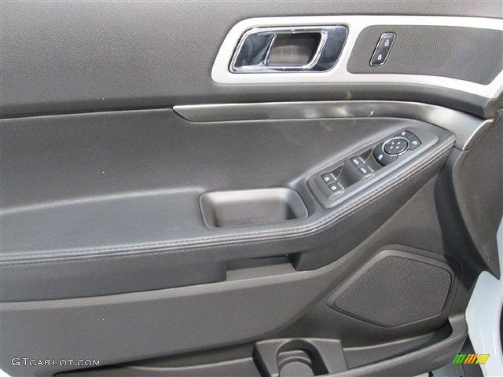 2015 Explorer XLT - White Platinum / Charcoal Black photo #29