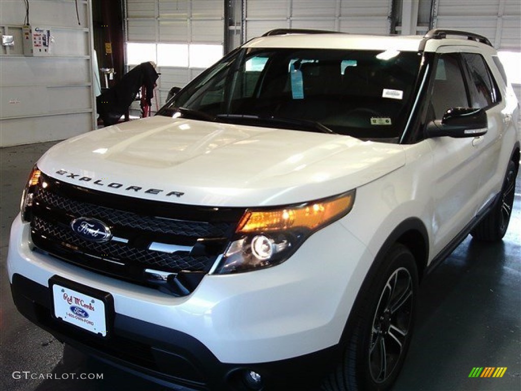 2015 Explorer XLT - White Platinum / Charcoal Black photo #52