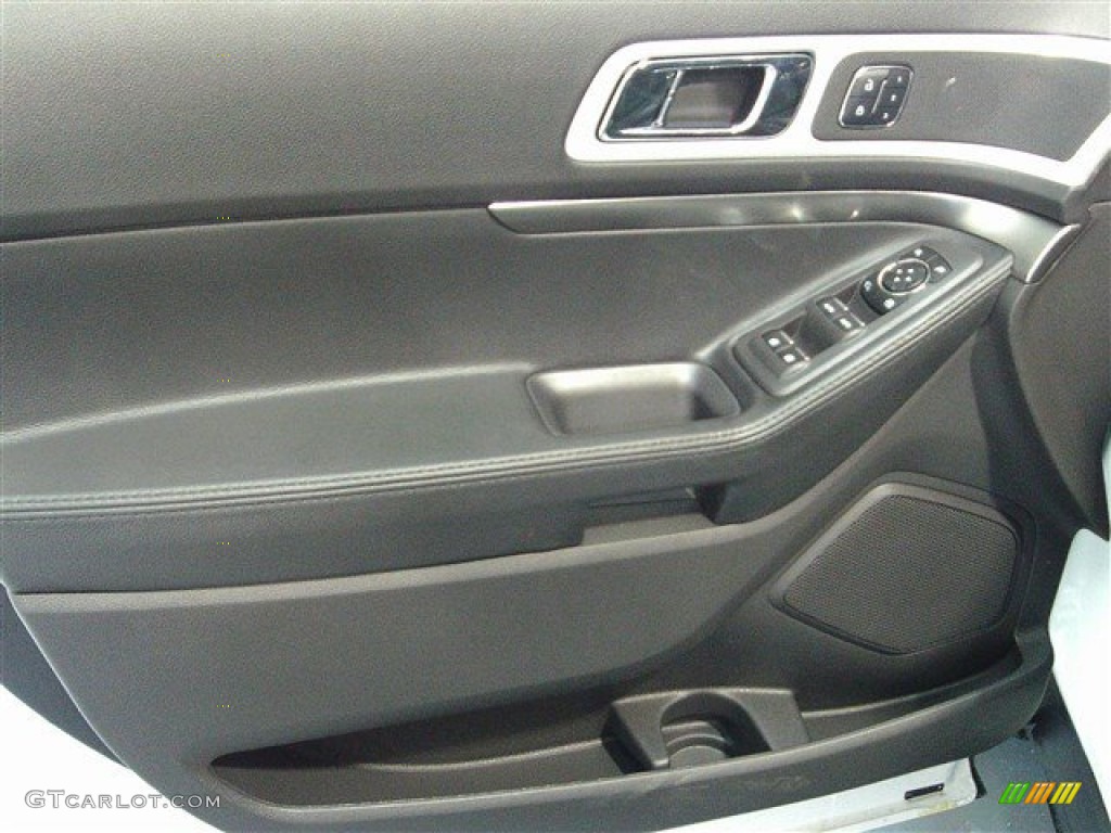 2015 Explorer XLT - White Platinum / Charcoal Black photo #65