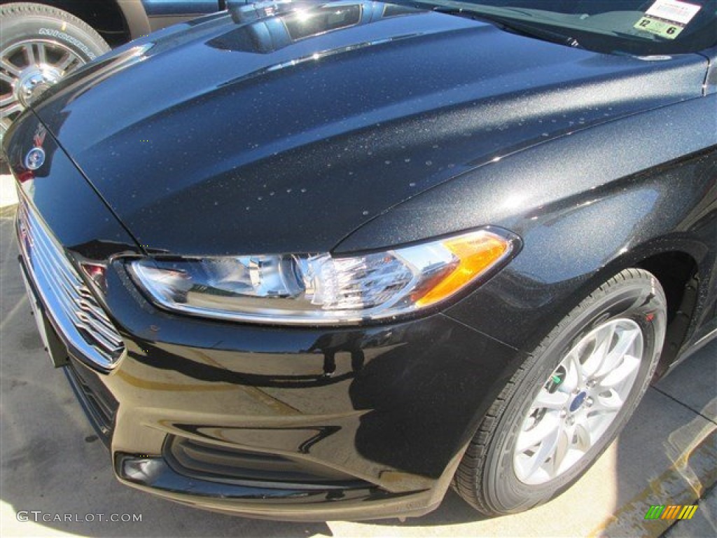 2015 Fusion S - Tuxedo Black Metallic / Earth Gray photo #6