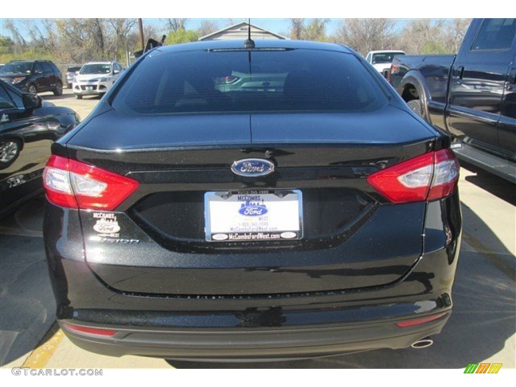 2015 Fusion S - Tuxedo Black Metallic / Earth Gray photo #8