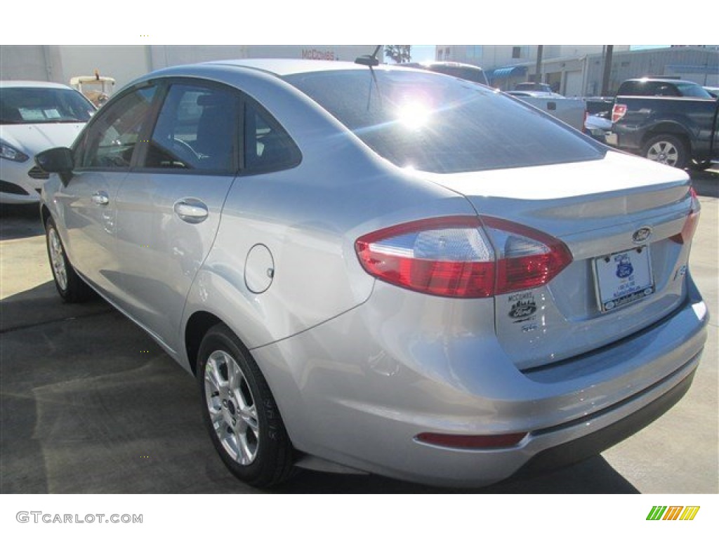 2015 Fiesta SE Sedan - Ingot Silver Metallic / Charcoal Black photo #6