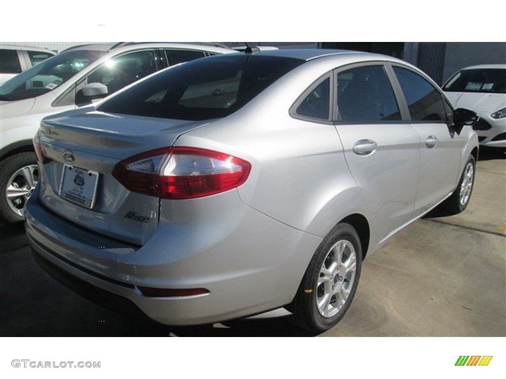 2015 Fiesta SE Sedan - Ingot Silver Metallic / Charcoal Black photo #8