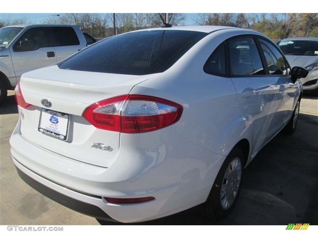 2015 Fiesta S Sedan - Oxford White / Charcoal Black photo #10