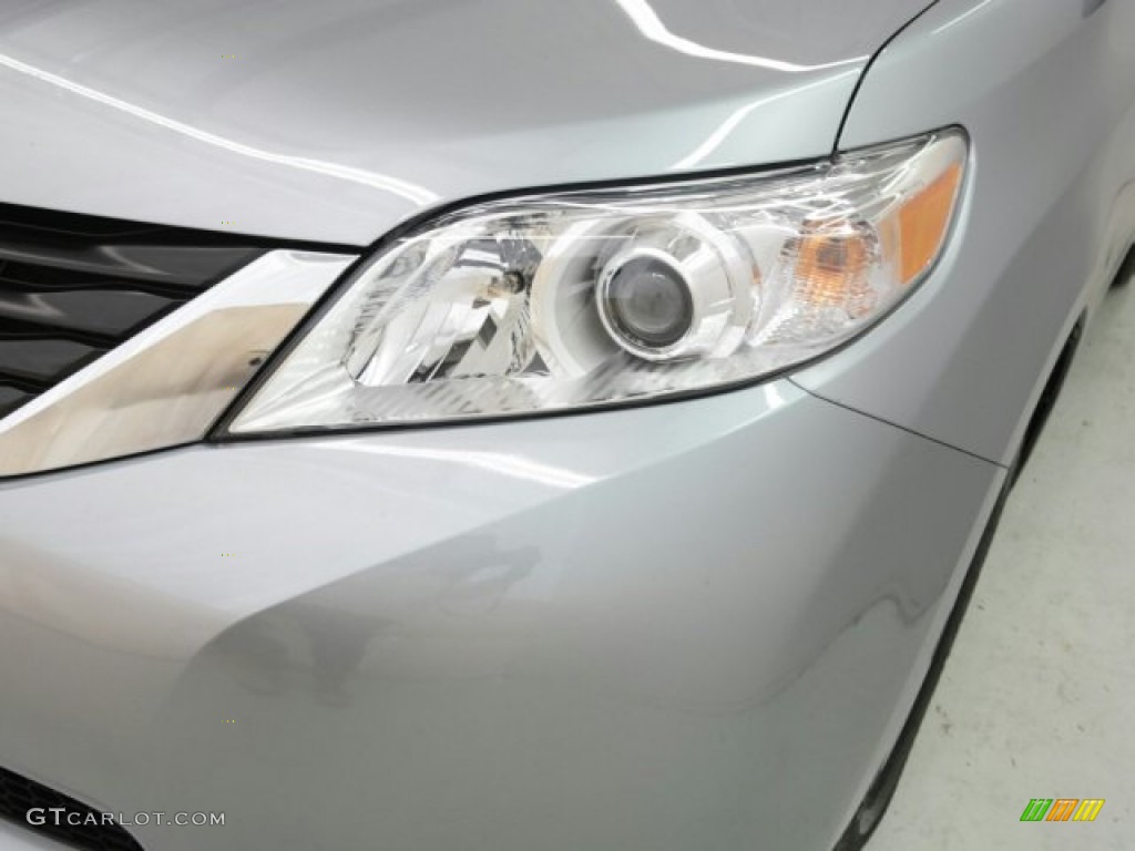 2012 Sienna LE - Silver Sky Metallic / Light Gray photo #7