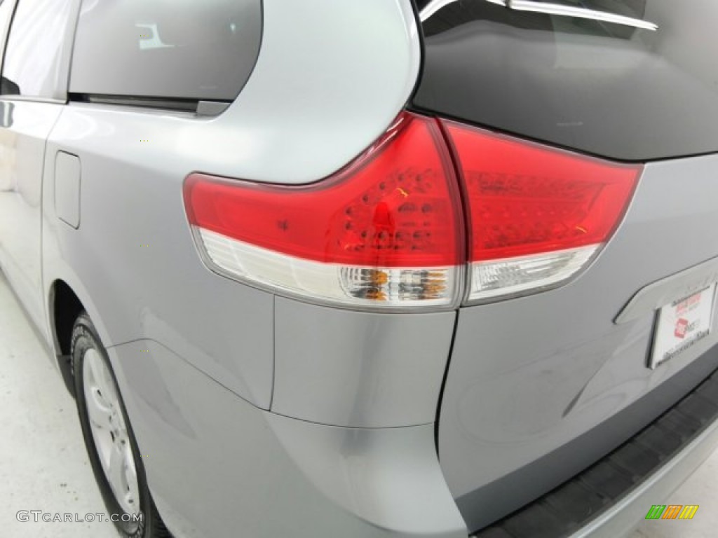 2012 Sienna LE - Silver Sky Metallic / Light Gray photo #8