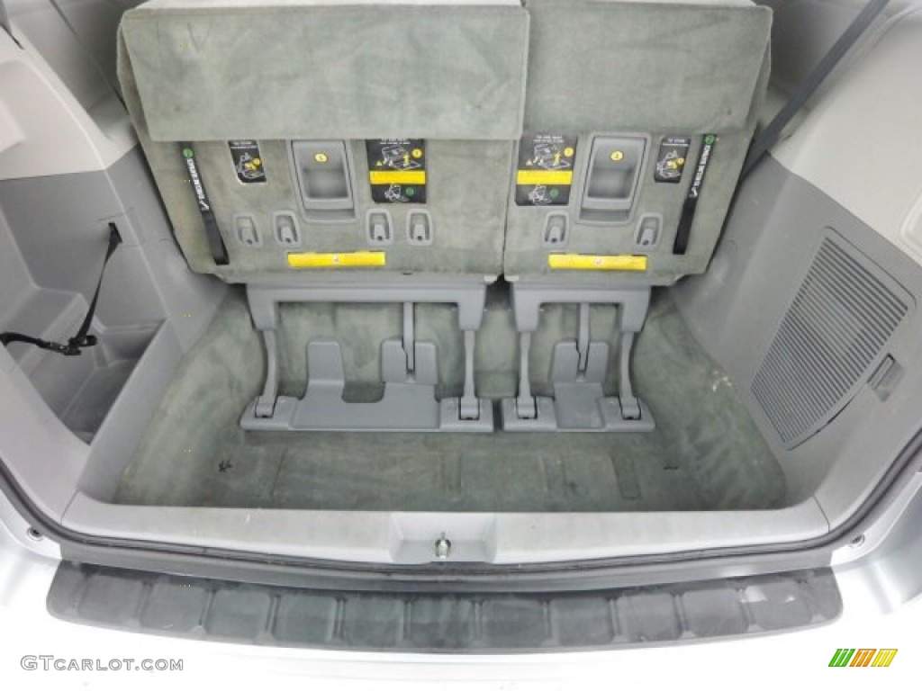 2012 Sienna LE - Silver Sky Metallic / Light Gray photo #10