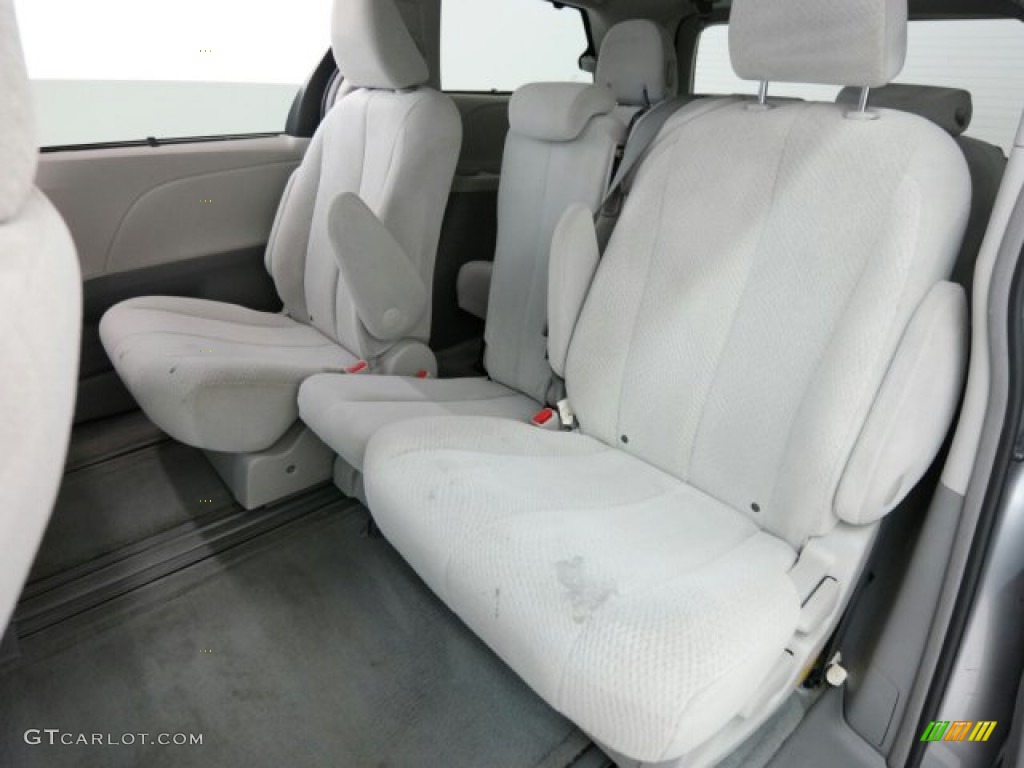 2012 Sienna LE - Silver Sky Metallic / Light Gray photo #17