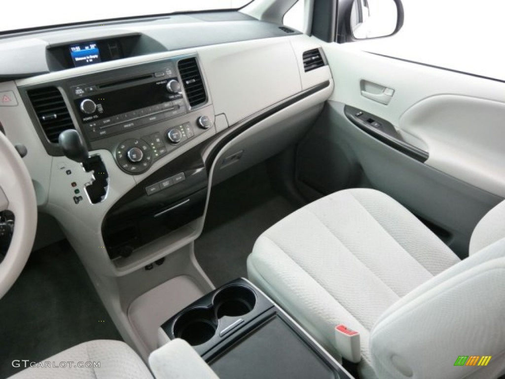 2012 Sienna LE - Silver Sky Metallic / Light Gray photo #26