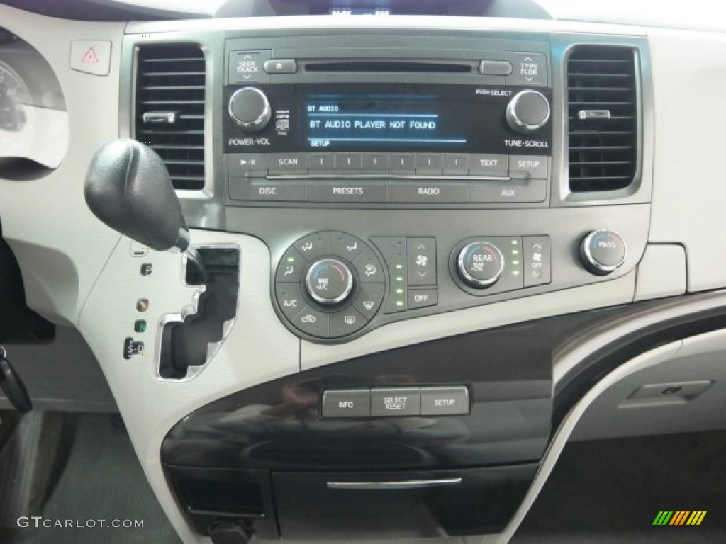 2012 Sienna LE - Silver Sky Metallic / Light Gray photo #27