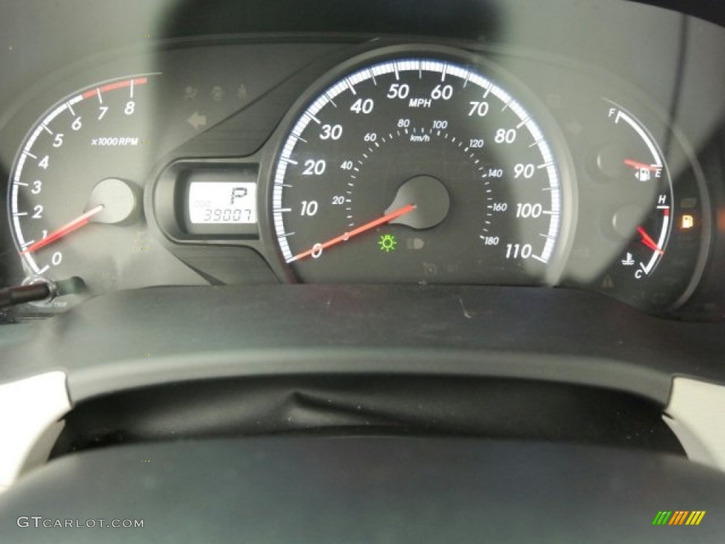 2012 Sienna LE - Silver Sky Metallic / Light Gray photo #28
