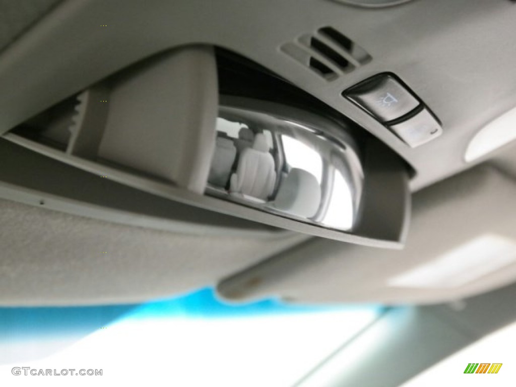 2012 Sienna LE - Silver Sky Metallic / Light Gray photo #37