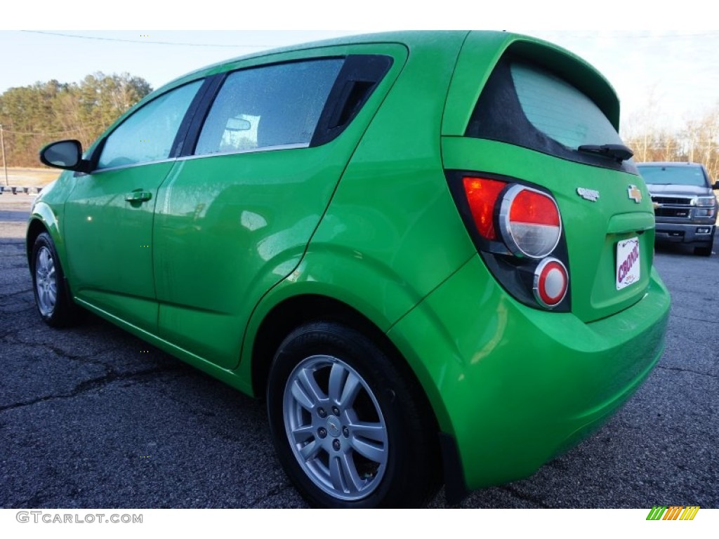 2015 Sonic LT Hatchback - Dragon Green Metallic / Jet Black/Dark Titanium photo #5