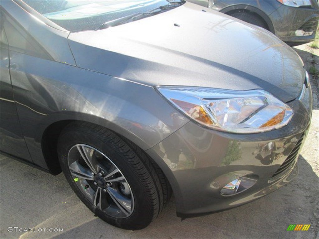 2014 Focus SE Hatchback - Sterling Gray / Charcoal Black photo #2