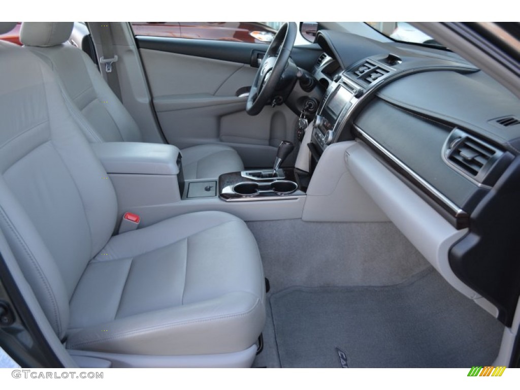 2012 Camry XLE - Cypress Green Pearl / Ash photo #16