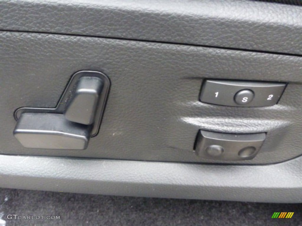 2015 Ram 3500 Laramie Mega Cab 4x4 Dual Rear Wheel Controls Photo #100224287