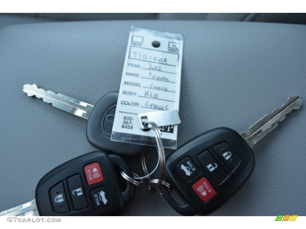 2012 Camry XLE - Cypress Green Pearl / Ash photo #27