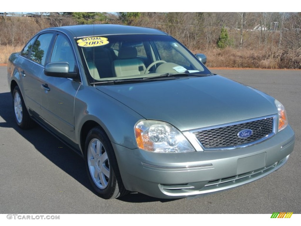 2005 Ford Five Hundred SE Exterior Photos
