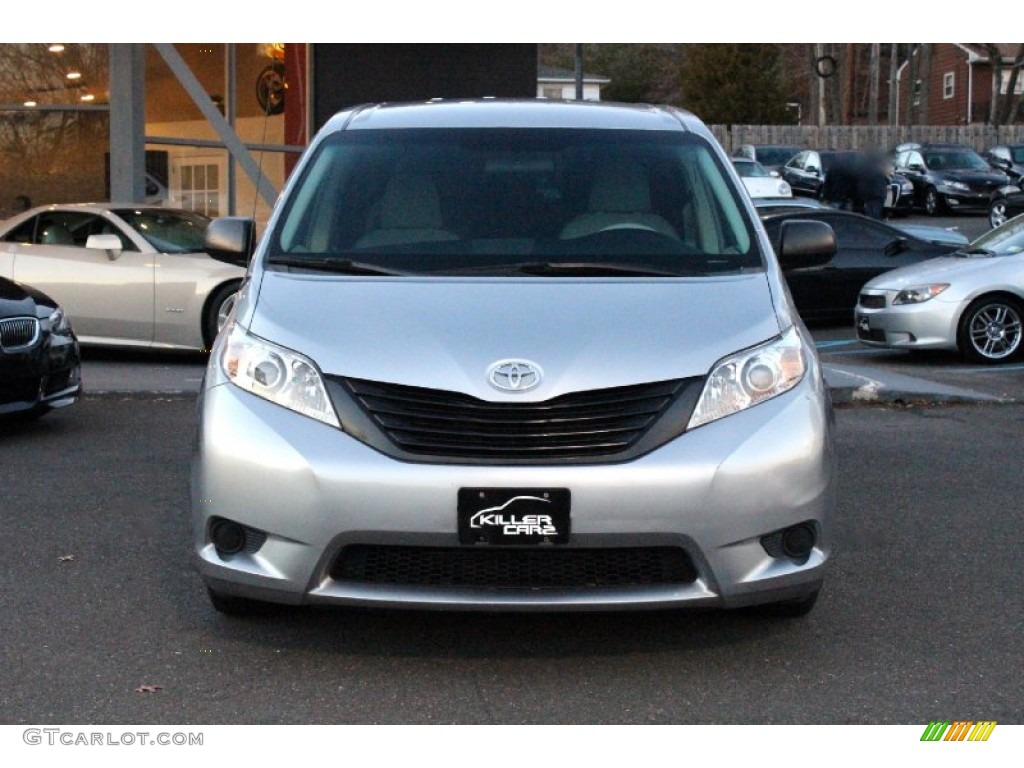 2011 Sienna V6 - Silver Sky Metallic / Light Gray photo #2