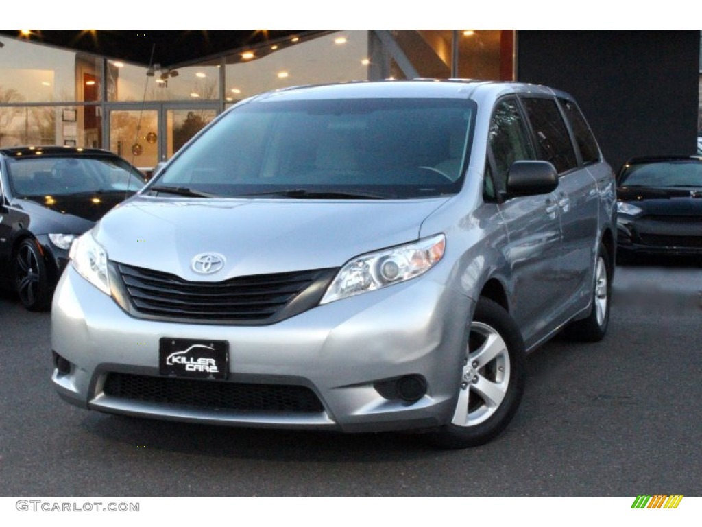 2011 Sienna V6 - Silver Sky Metallic / Light Gray photo #3