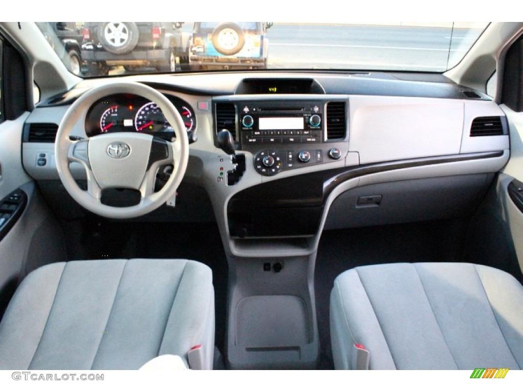 2011 Sienna V6 - Silver Sky Metallic / Light Gray photo #8