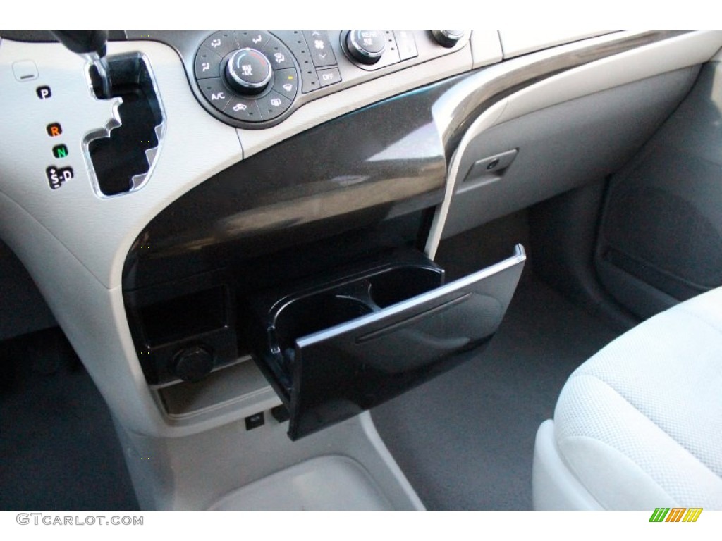 2011 Sienna V6 - Silver Sky Metallic / Light Gray photo #20