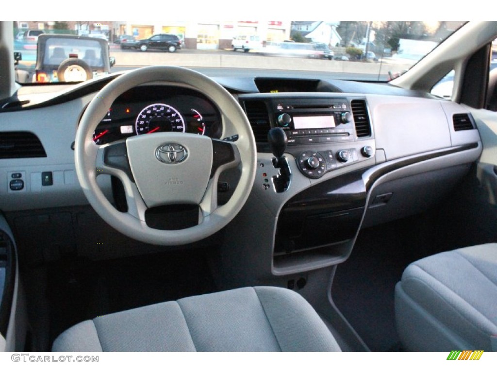 2011 Sienna V6 - Silver Sky Metallic / Light Gray photo #24