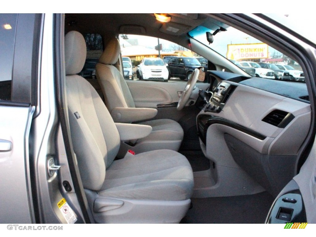 2011 Sienna V6 - Silver Sky Metallic / Light Gray photo #26