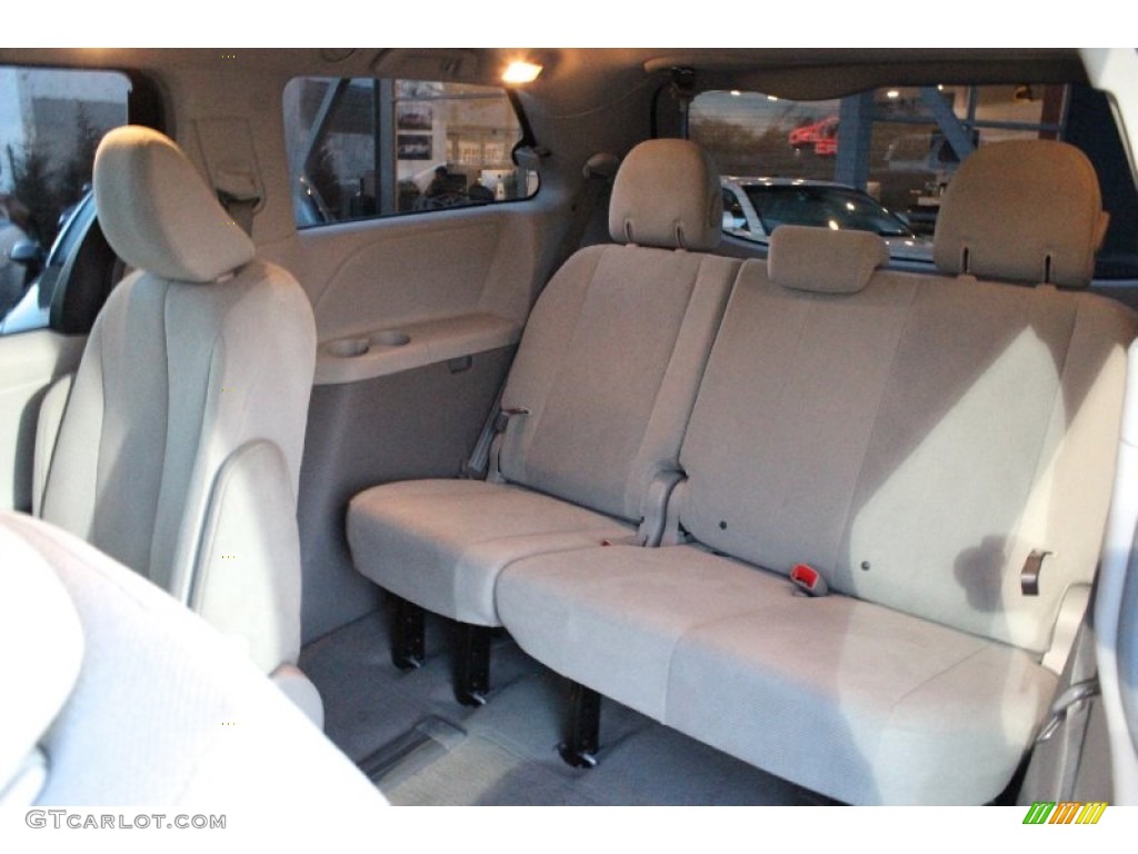 2011 Sienna V6 - Silver Sky Metallic / Light Gray photo #31