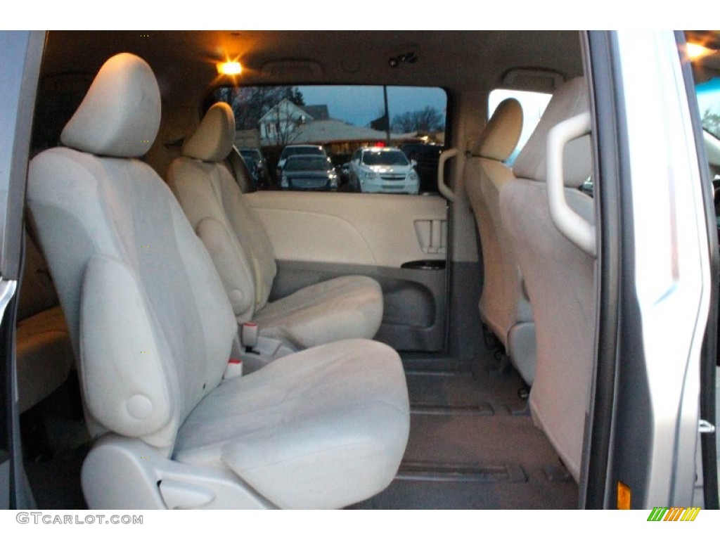 2011 Sienna V6 - Silver Sky Metallic / Light Gray photo #33