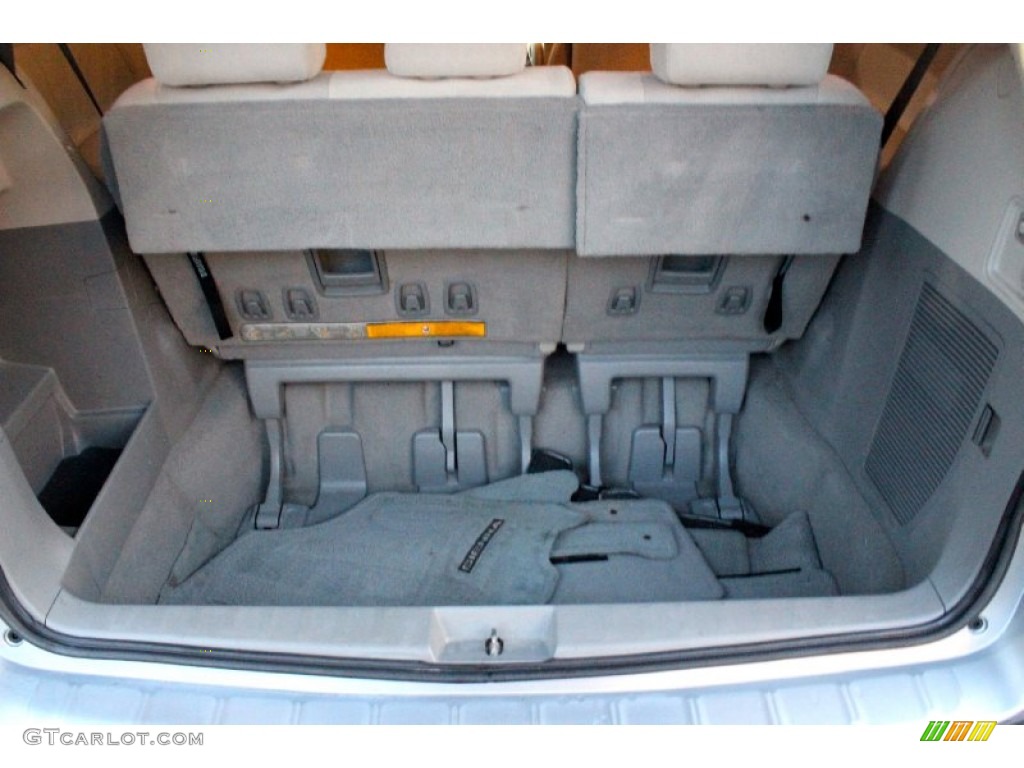 2011 Sienna V6 - Silver Sky Metallic / Light Gray photo #38
