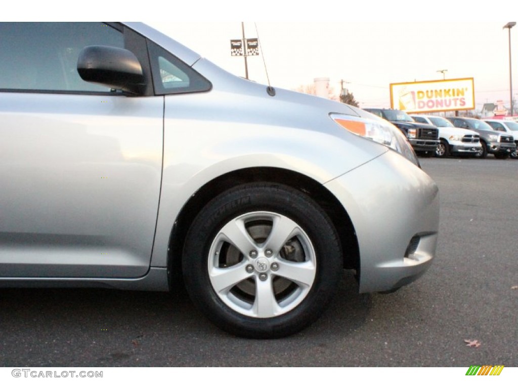 2011 Sienna V6 - Silver Sky Metallic / Light Gray photo #41