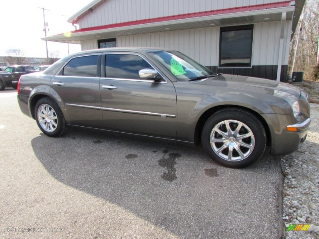 2009 300 C HEMI - Dark Titanium Metallic / Dark Slate Gray photo #7