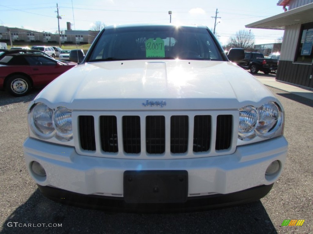 2007 Grand Cherokee Laredo 4x4 - Stone White / Medium Slate Gray photo #3