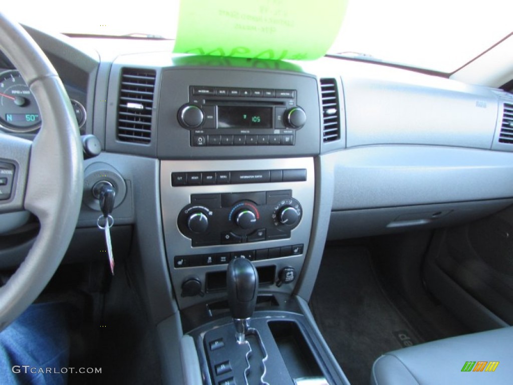 2007 Grand Cherokee Laredo 4x4 - Stone White / Medium Slate Gray photo #40