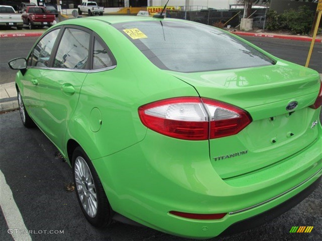 2014 Fiesta Titanium Sedan - Green Envy / Medium Light Stone photo #3