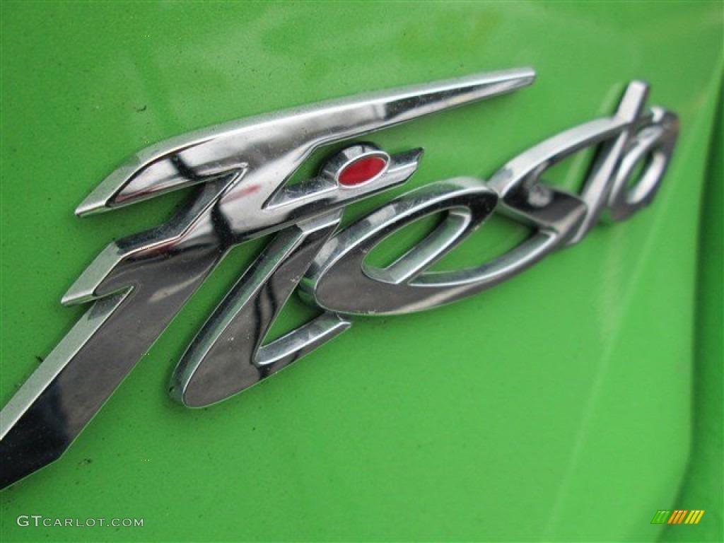 2014 Fiesta Titanium Sedan - Green Envy / Medium Light Stone photo #5