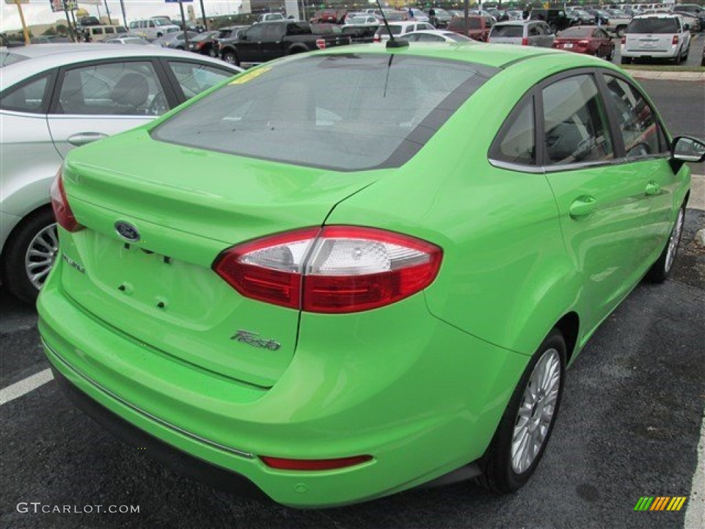 2014 Fiesta Titanium Sedan - Green Envy / Medium Light Stone photo #6