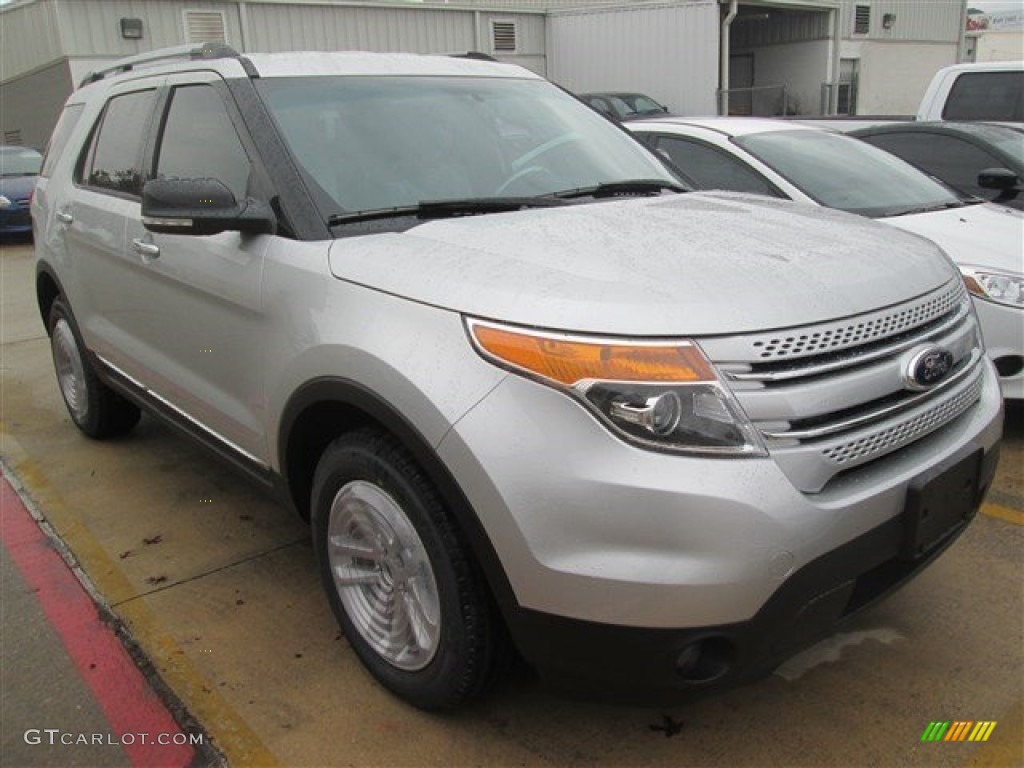 2015 Explorer XLT - Ingot Silver / Charcoal Black photo #1