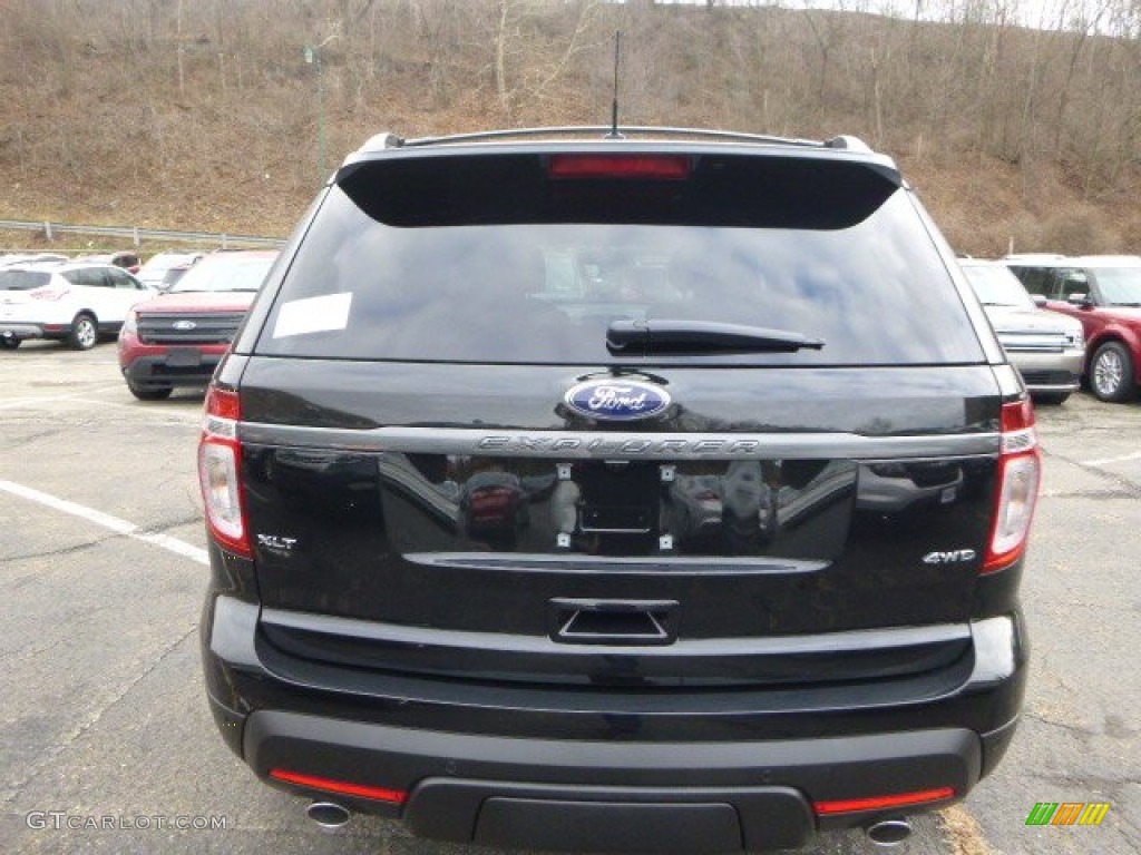 2015 Explorer XLT 4WD - Tuxedo Black / Charcoal Black photo #3