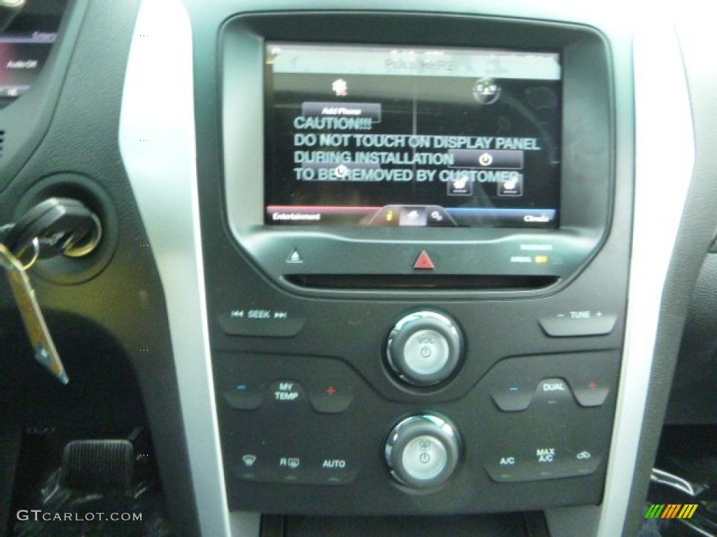 2015 Explorer XLT 4WD - Tuxedo Black / Charcoal Black photo #14