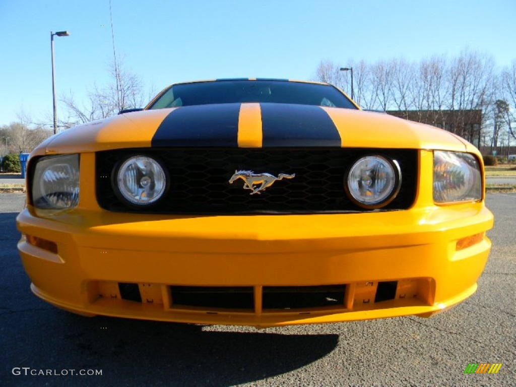2007 Mustang V6 Premium Coupe - Grabber Orange / Dark Charcoal photo #4
