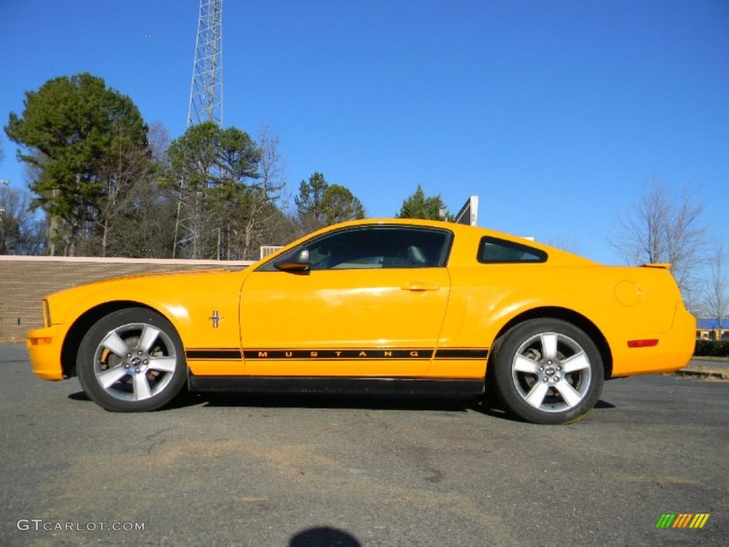 2007 Mustang V6 Premium Coupe - Grabber Orange / Dark Charcoal photo #7