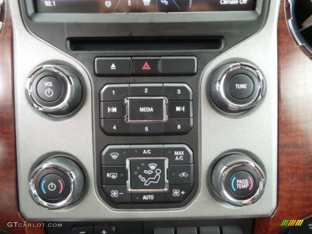 2014 F350 Super Duty King Ranch Crew Cab 4x4 - Tuxedo Black Metallic / King Ranch Chaparral Leather photo #25