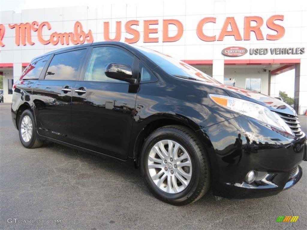 2013 Sienna XLE - Black / Light Gray photo #1